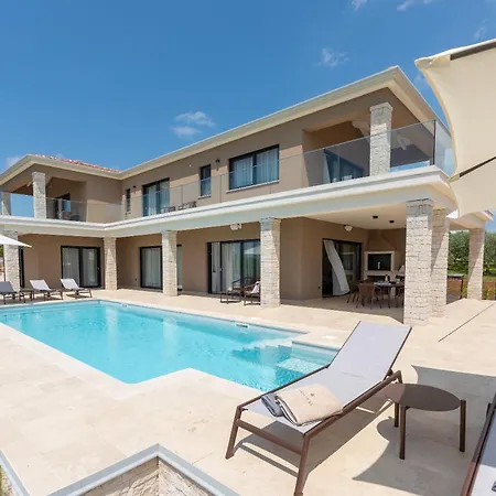 Villa Christall Kaštelir