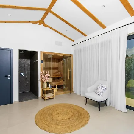 Christall Villa *