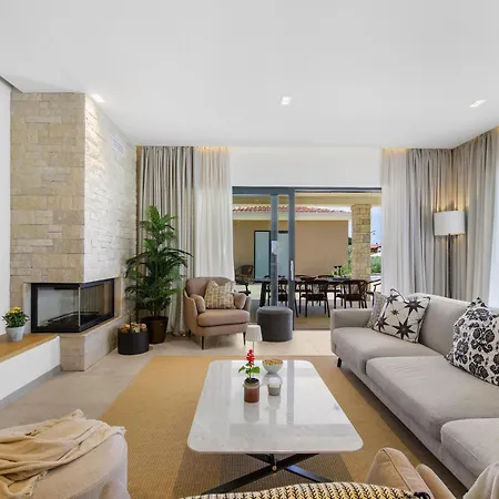 Christall Вилла Каштелир