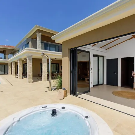 Вилла Christall Каштелир