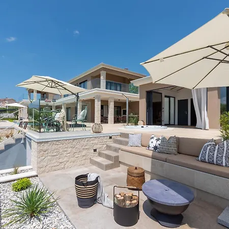 Christall Villa *