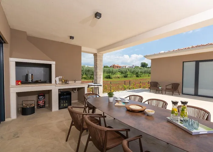 빌라 Christall Kaštelir